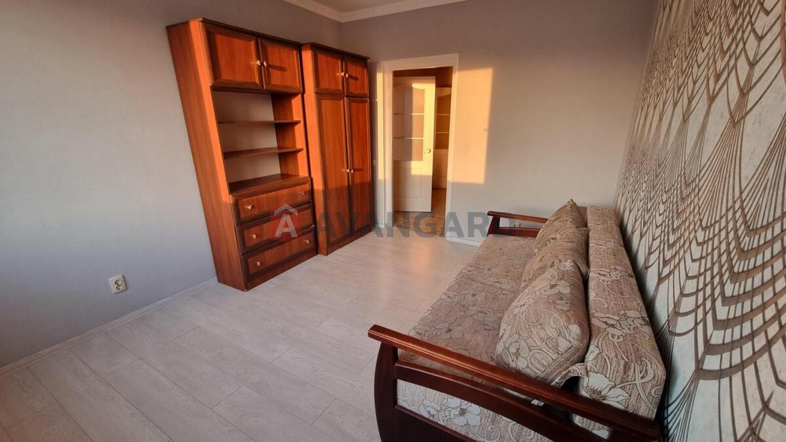 3 ��. ��������, 76/45/9 ��. �., 11/16 ������ ���� 4