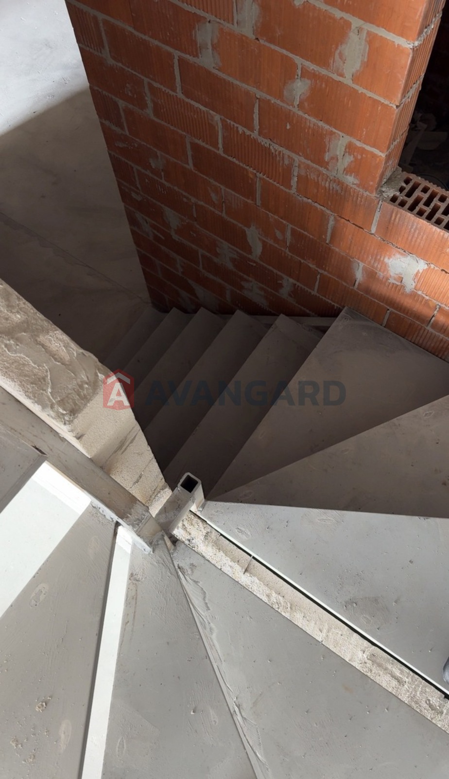 3 ��. ��������, 77/40/23 ��. �., 25/25 ������ ���� 7