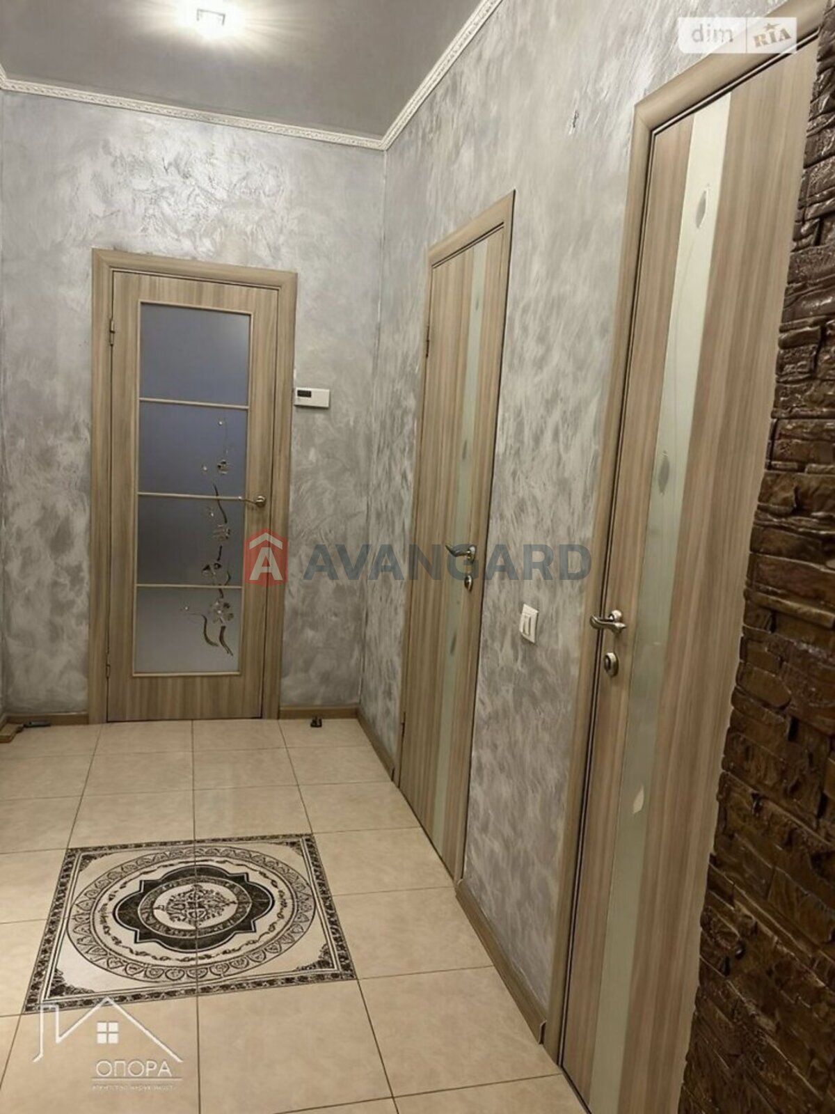 2 ��. ��������, 73/35/12 ��. �., 2/10 ������ ���� 3