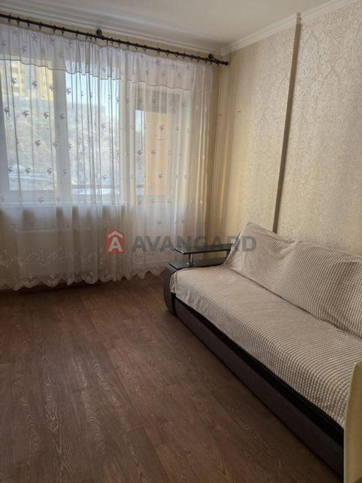 1 ��. ��������, 22/-/4 ��. �., 6/10 ������ ���� 5