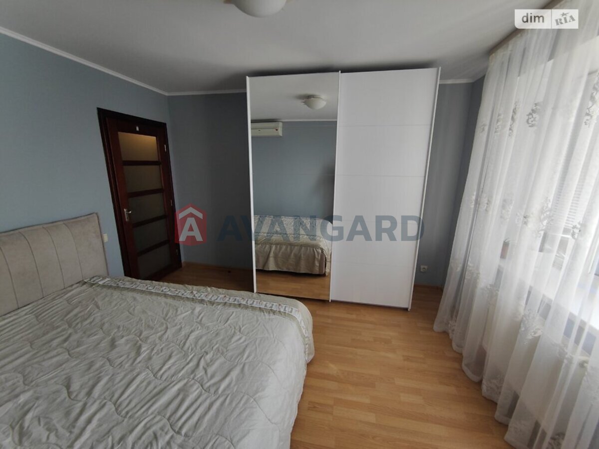 3 ��. ��������, 120/67/14 ��. �., 7/7 ������ ���� 14