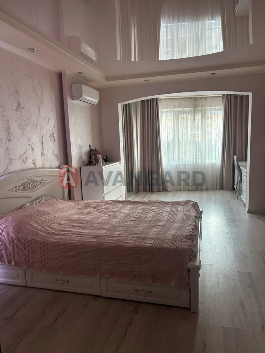 4 кім. квартира, 102/-/10 кв. м., 3/10 поверх фото 8 4 кім. квартира, 102/-/10 кв. м., 3/10 поверх фото 8