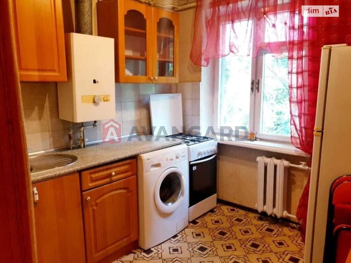 1 ��. ��������, 31/17/7 ��. �., 5/5 ������ ���� 1