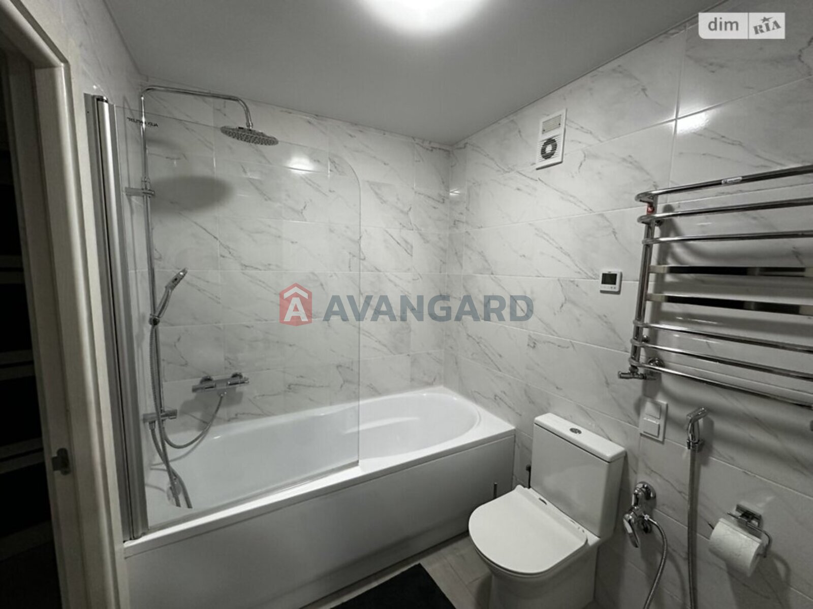 3 ��. ��������, 95/-/- ��. �., 9/10 ������ ���� 28