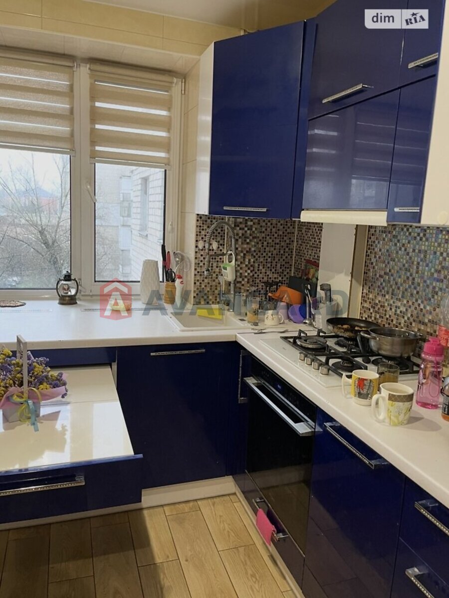 3 ��. ��������, 65/40/7 ��. �., 4/9 ������ ���� 2