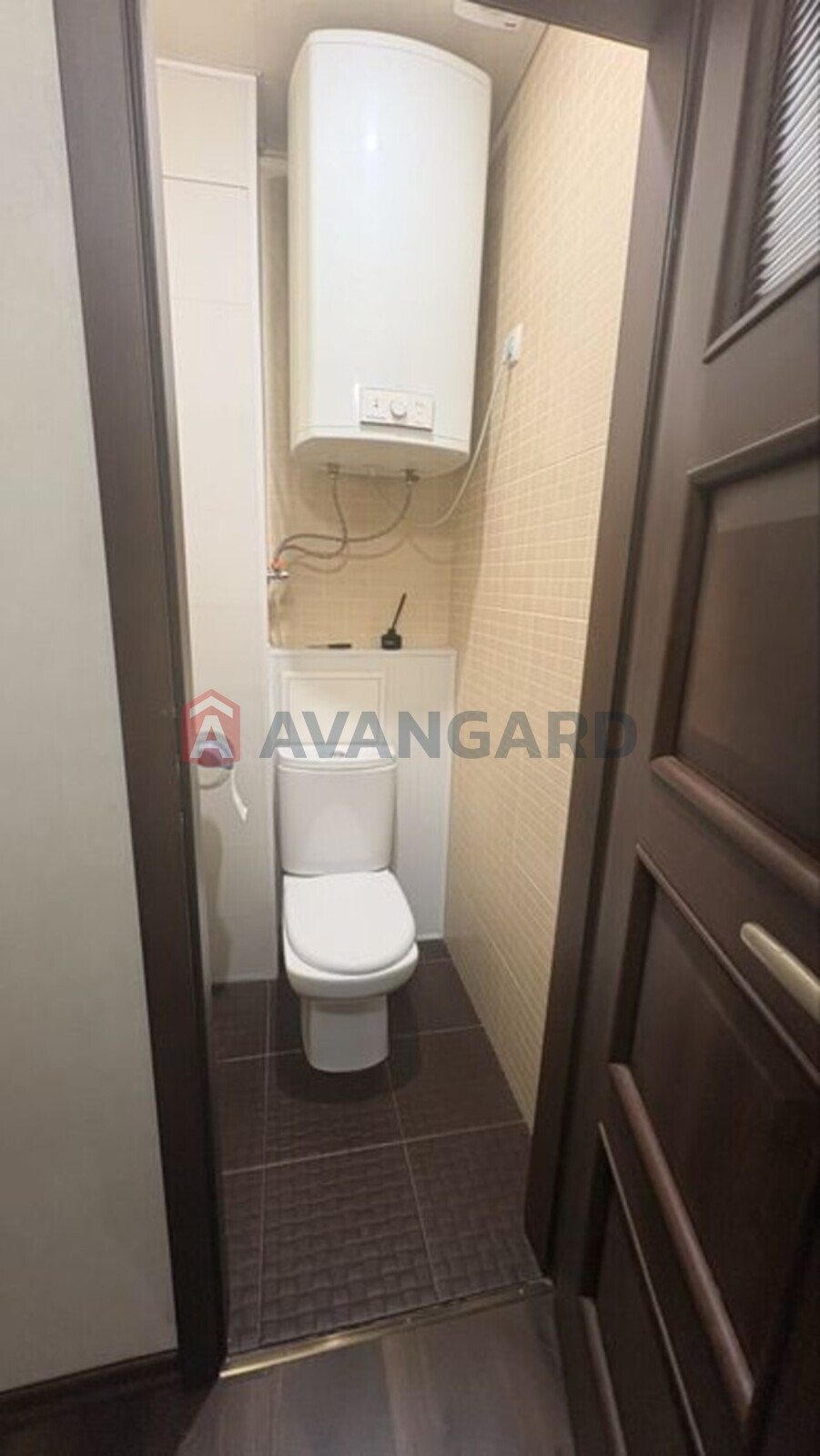 3 ��. ��������, 80/-/18 ��. �., 7/10 ������ ���� 10