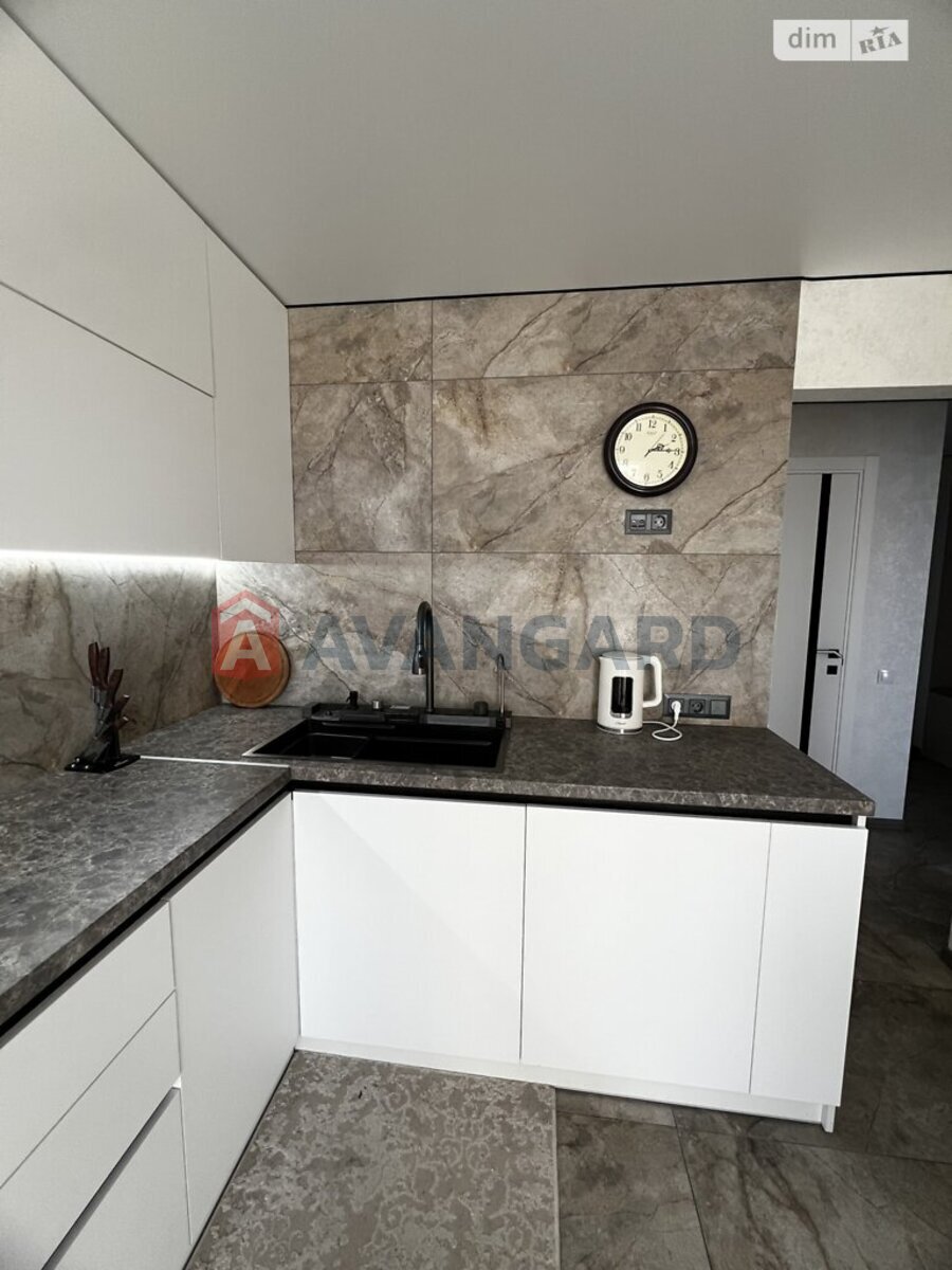 2 ��. ��������, 66/36/14 ��. �., 10/10 ������ ���� 5