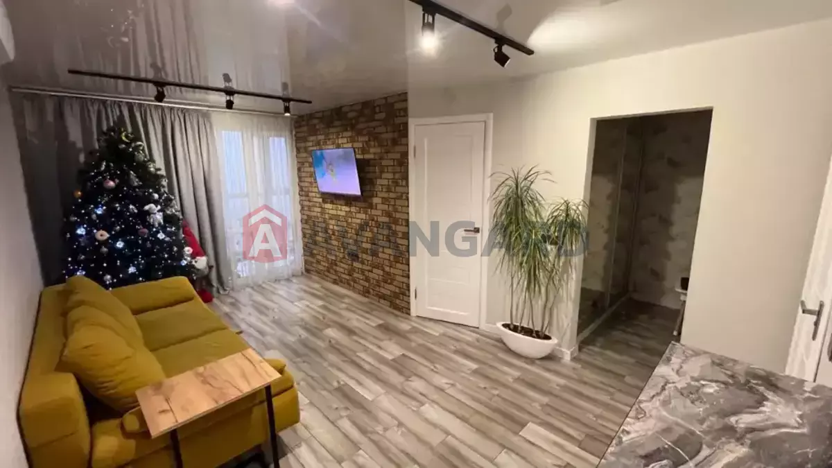 1 ��. ��������, 36/19/4 ��. �., 3/5 ������ ���� 1