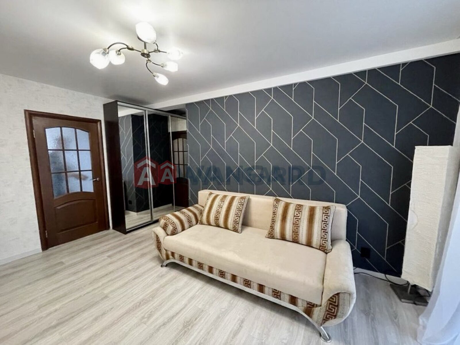 3 ��. ��������, 69/45/7 ��. �., 9/9 ������ ���� 3