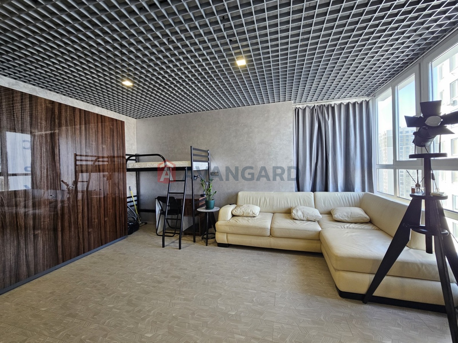 1 ��. ��������, 35/17/9 ��. �., 18/23 ������ ���� 7