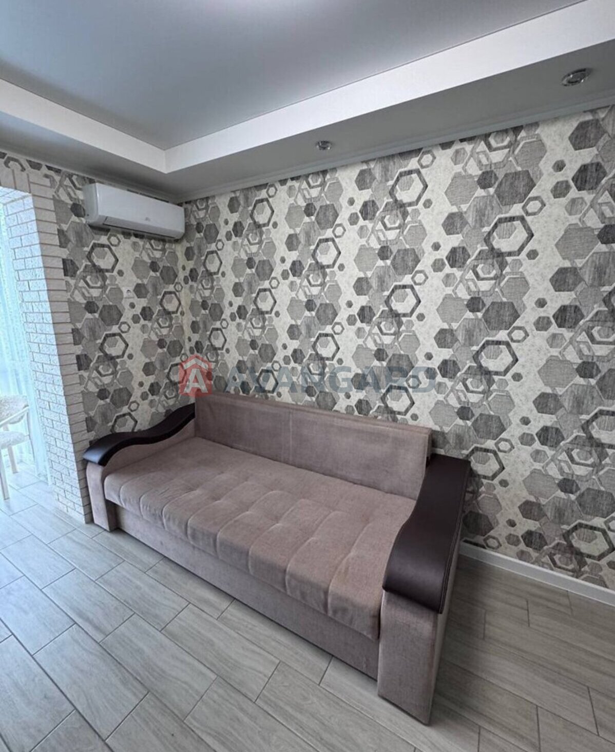 1 ��. ��������, 46/18/16 ��. �., 8/10 ������ ���� 10