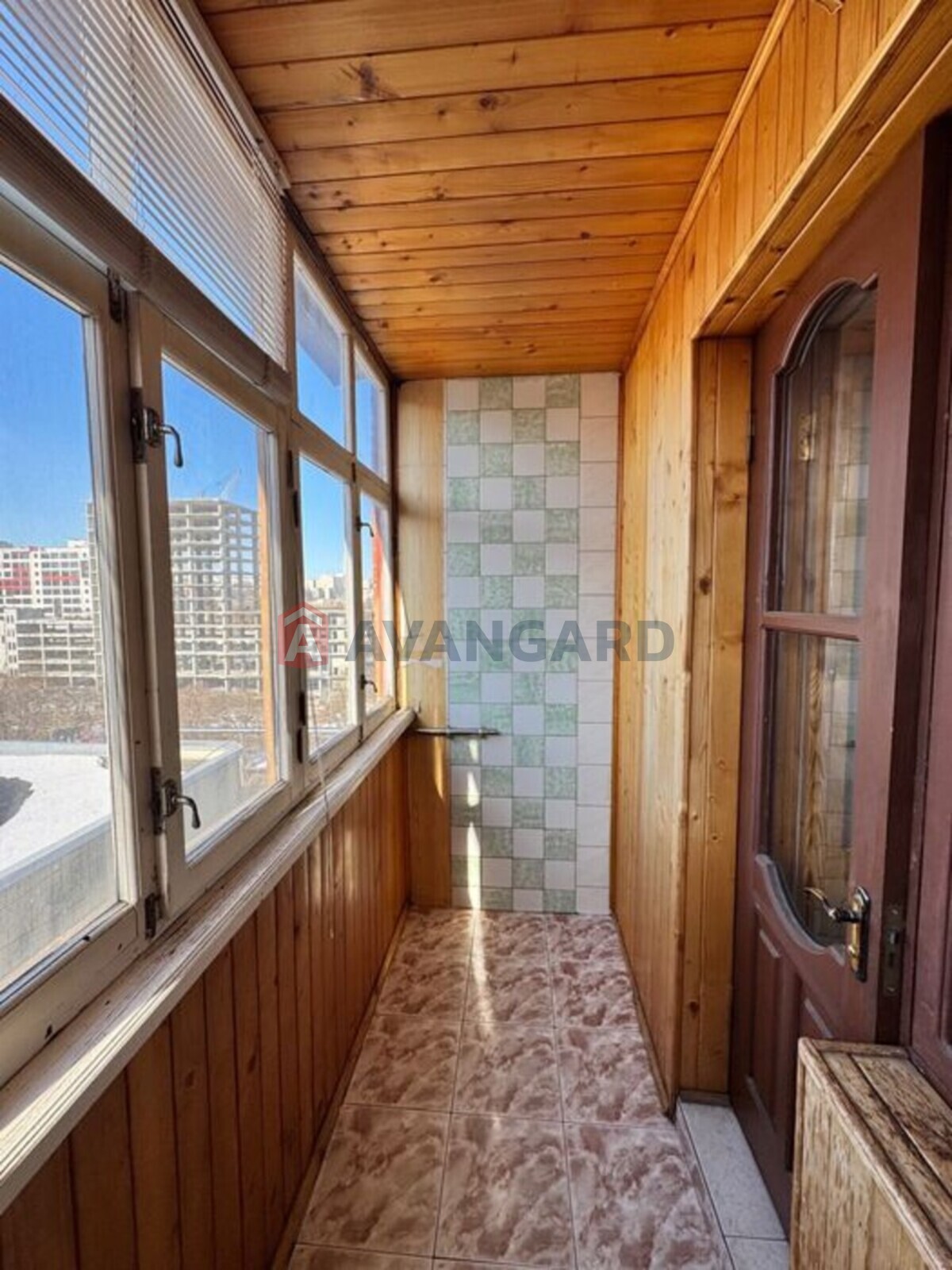 3 ��. ��������, 72/-/8 ��. �., 7/10 ������ ���� 5