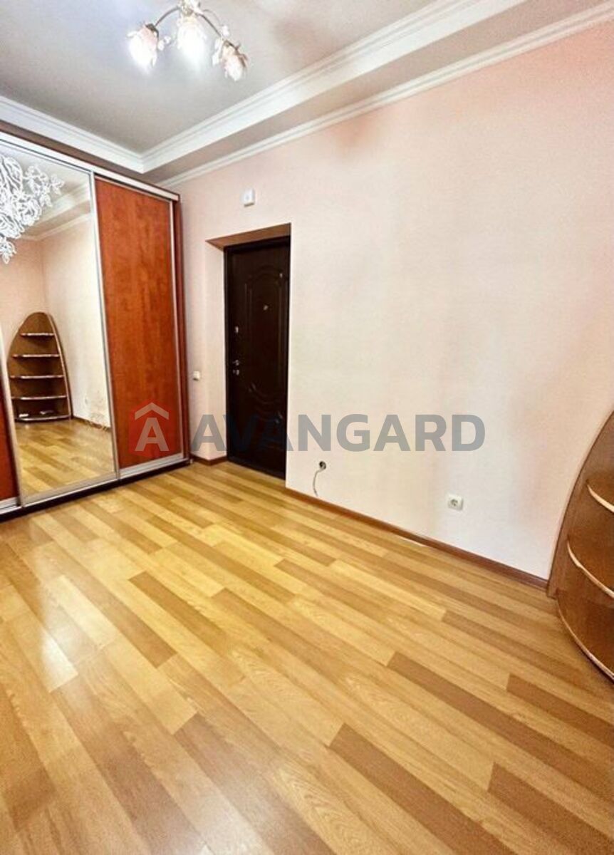 1 ��. ��������, 49/-/12 ��. �., 4/5 ������ ���� 7