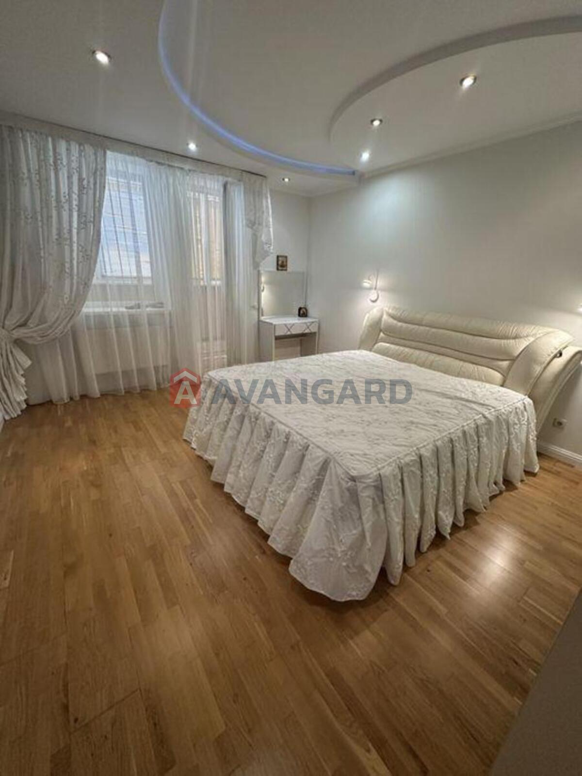 3 ��. ��������, 118/-/18 ��. �., 20/24 ������ ���� 10