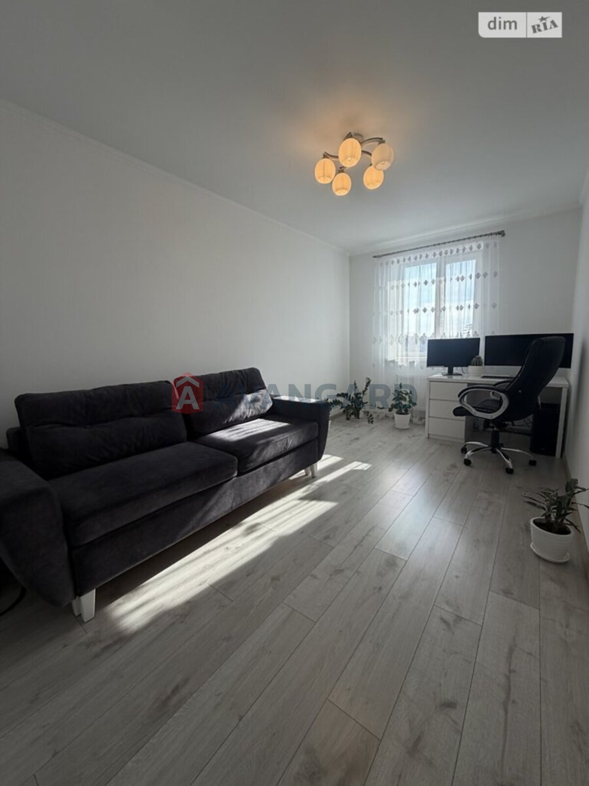 3 ��. ��������, 95/58/30 ��. �., 4/9 ������ ���� 7