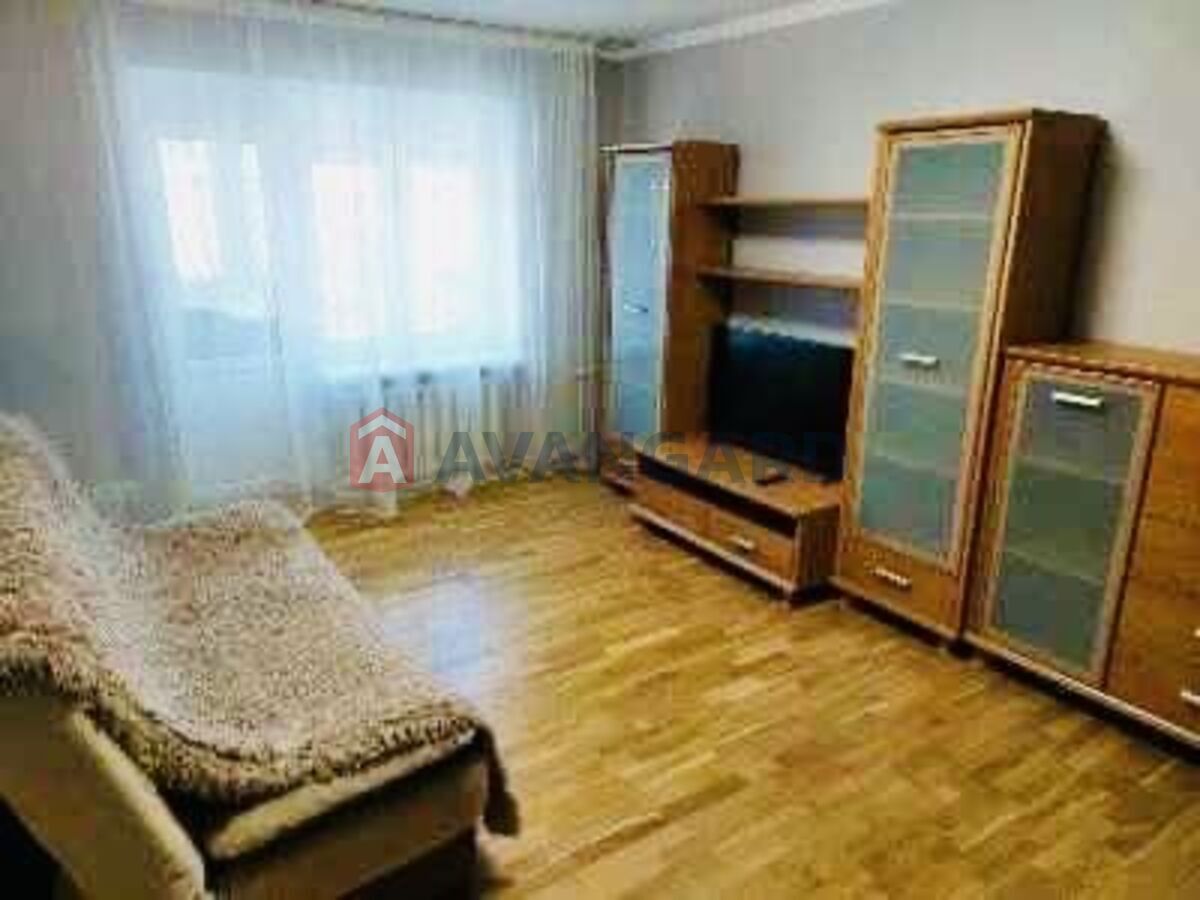 3 ����. ��������, 80/-/12 ��. �., 1/10 ���� ���� 6