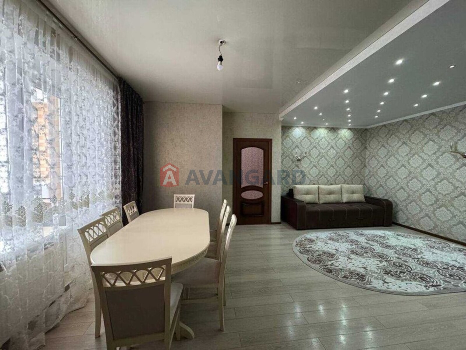 4 ��. ��������, 134/-/12 ��. �., 10/12 ������ ���� 1