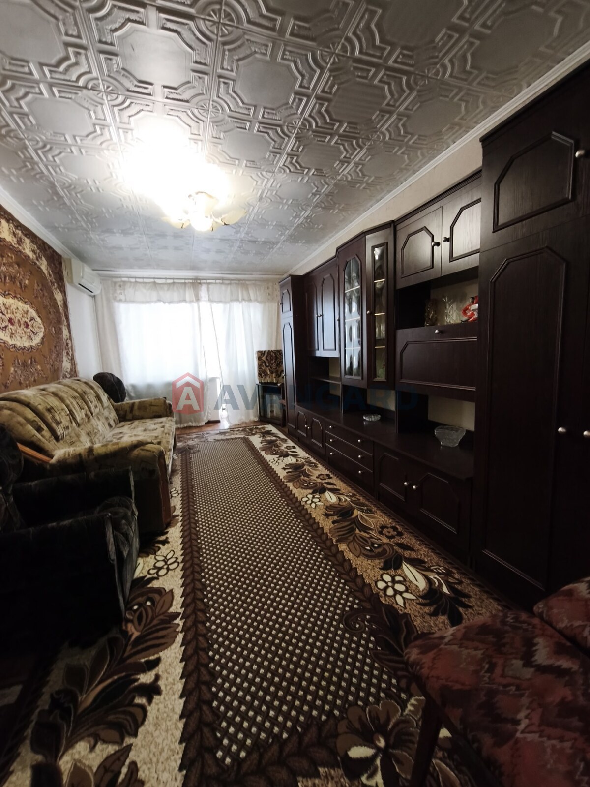 3 ��. ��������, 57/-/7 ��. �., 5/5 ������ ���� 9