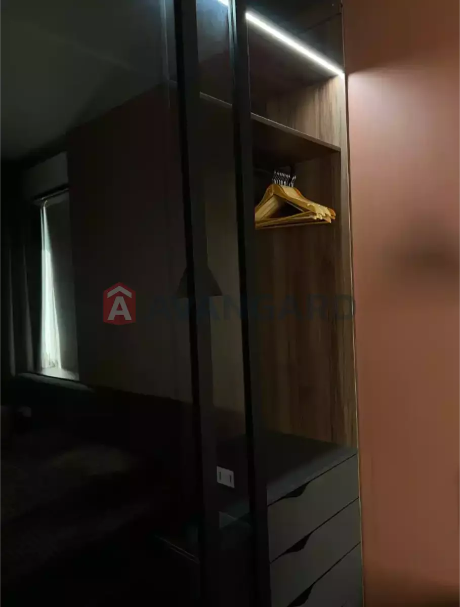 1 ��. ��������, 40/-/- ��. �., 8/19 ������ ���� 3