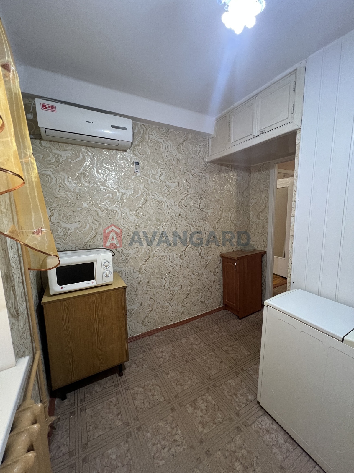 1 ��. ��������, 30/-/6 ��. �., 4/5 ������ ���� 8