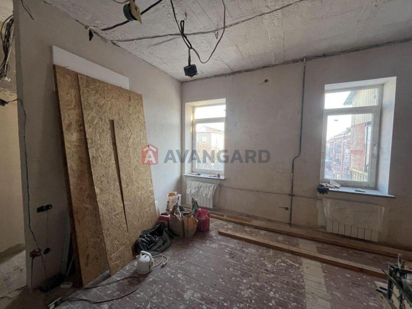 2 ��. ��������, 37/-/15 ��. �., 5/5 ������ ���� 8