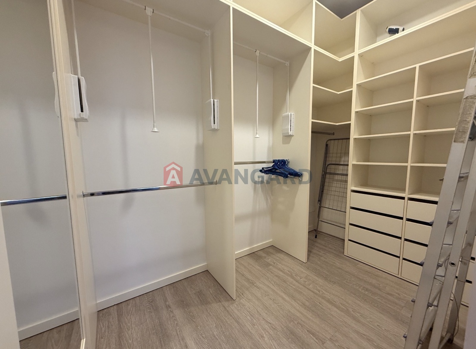 2 ��. ��������, 68/30/25 ��. �., 2/4 ������ ���� 9