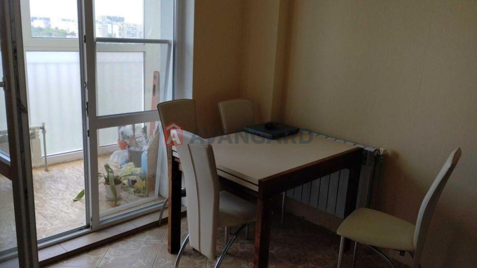 1 ��. ��������, 43/-/12 ��. �., 10/10 ������ ���� 14