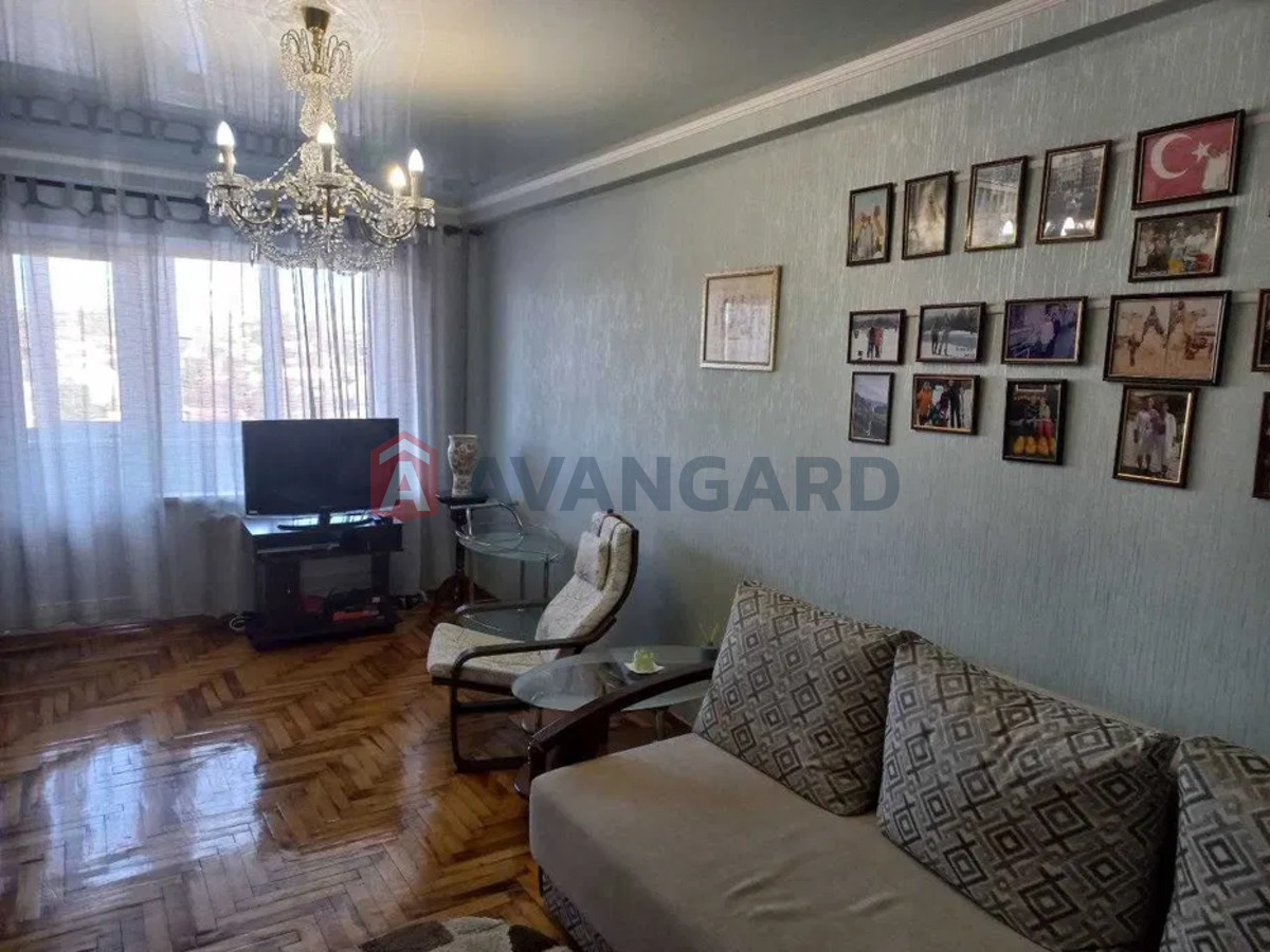 3 ��. ��������, 68/-/8 ��. �., 8/9 ������ ���� 18