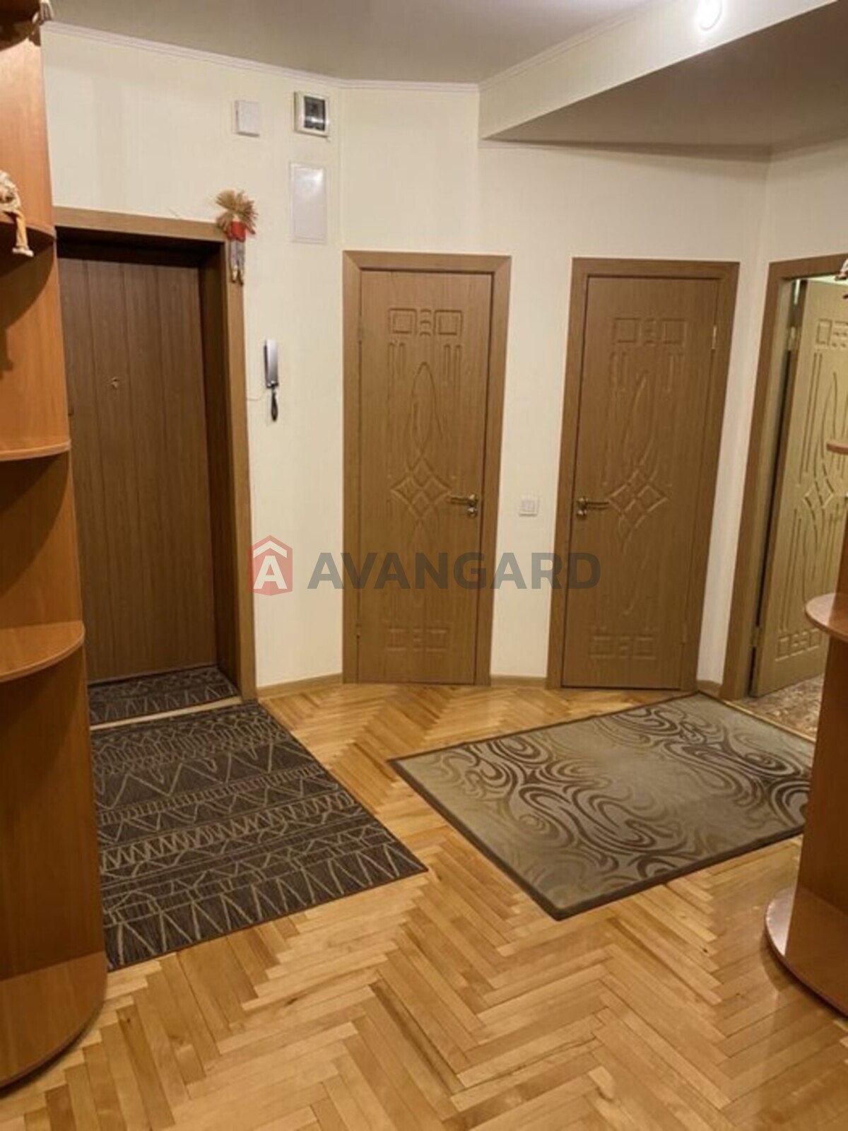 3 ��. ��������, 77/-/11 ��. �., 3/4 ������ ���� 3