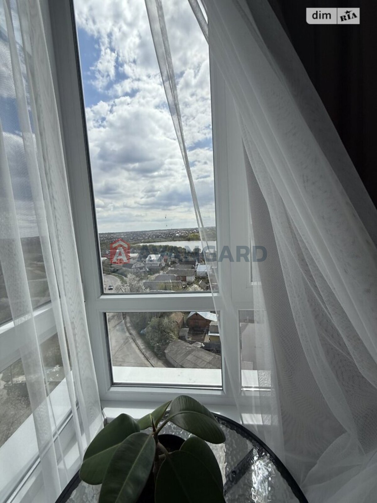 2 ��. ��������, 70/31/17 ��. �., 9/9 ������ ���� 8