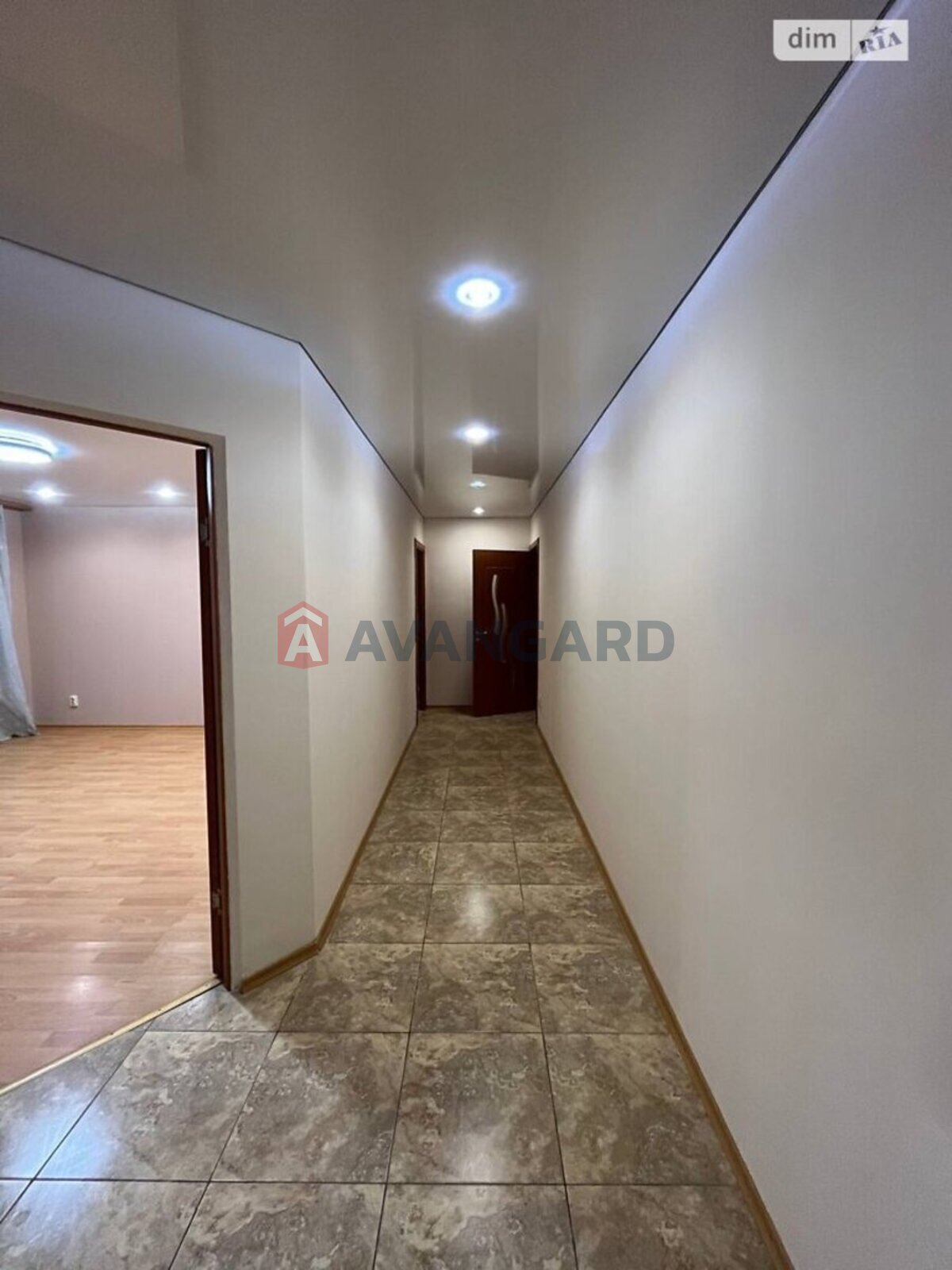 3 ��. ��������, 95/50/11 ��. �., 4/6 ������ ���� 2