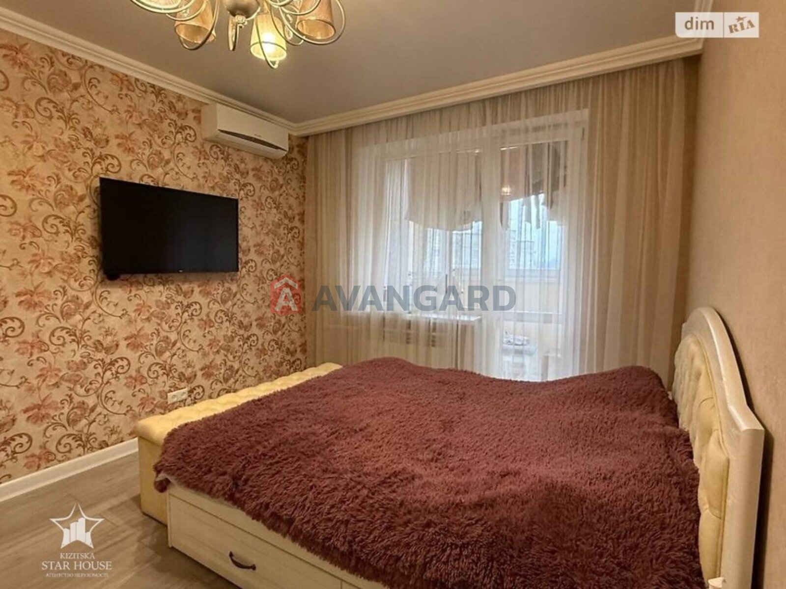 4 ��. ��������, 83/55/8 ��. �., 9/9 ������ ���� 24