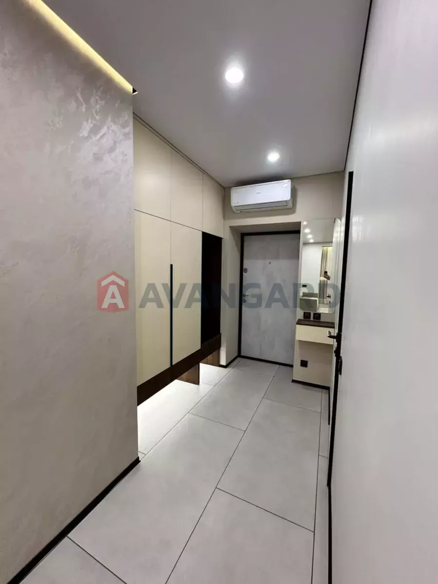 2 ����. ��������, 45/-/17 ��. �., 8/10 ���� ���� 5