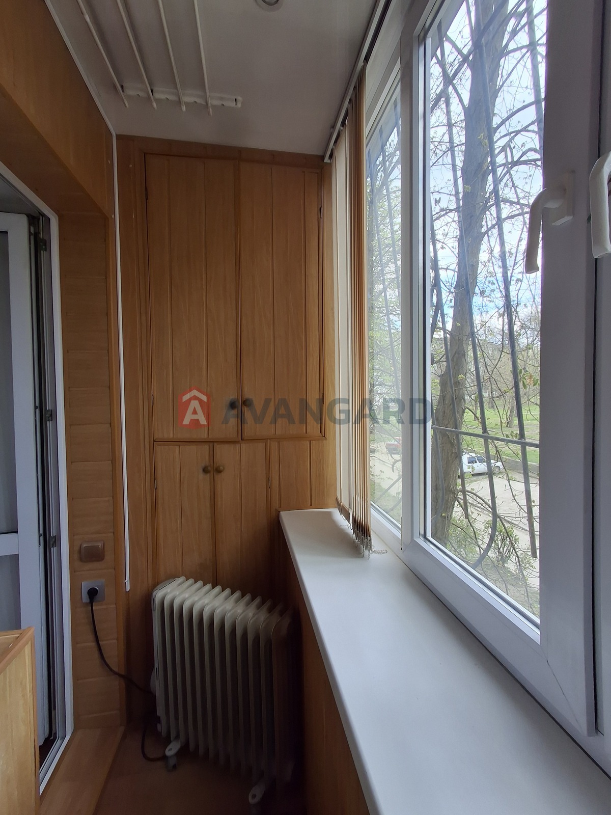 3 ����. ��������, 58/42/6 ��. �., 2/5 ���� ���� 3