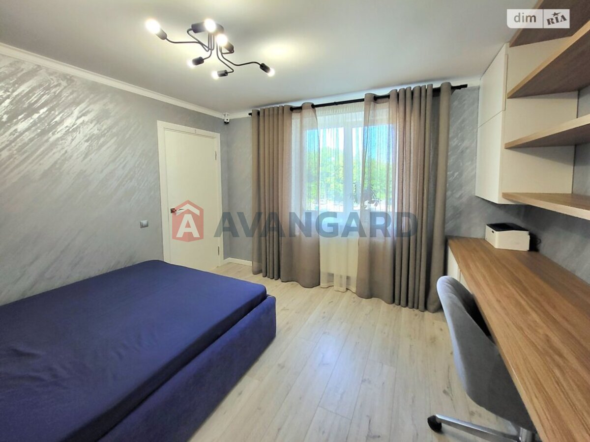 3 ����. ��������, 91/45/40 ��. �., 4/8 ���� ���� 20