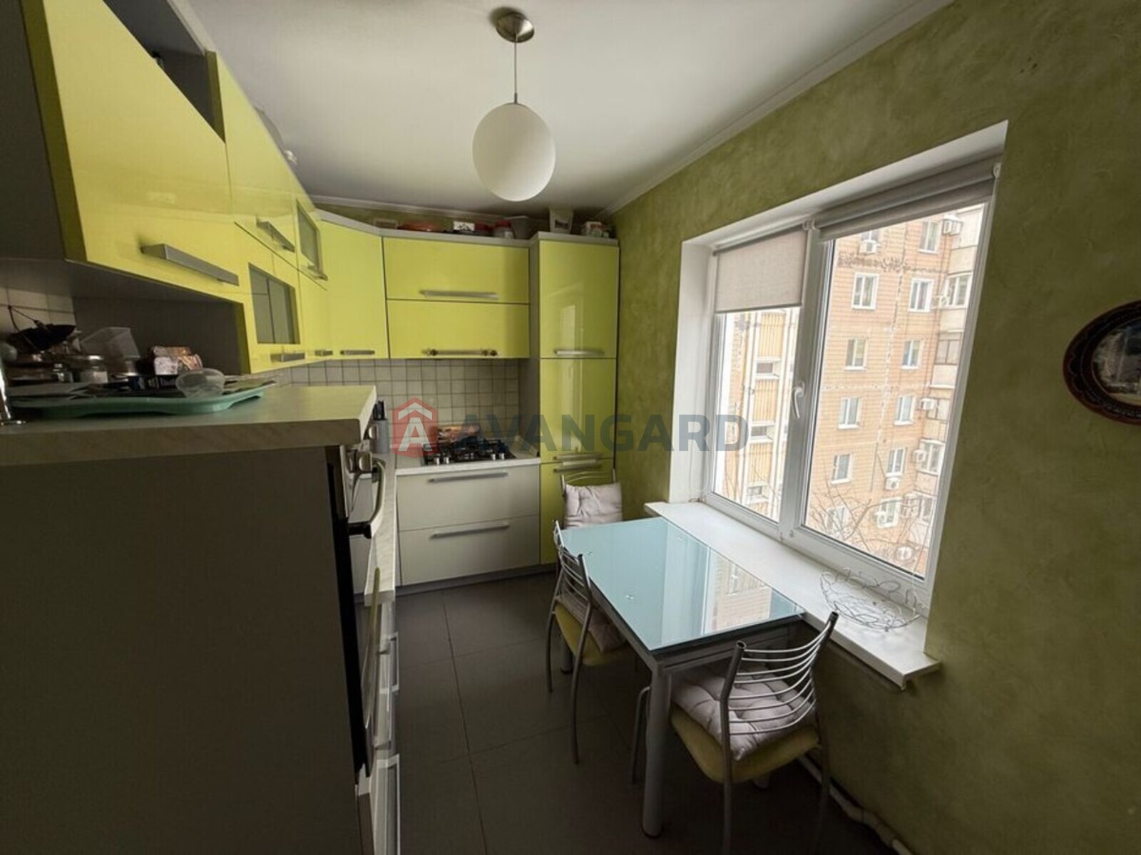 3 ��. ��������, 70/-/9 ��. �., 6/9 ������ ���� 6