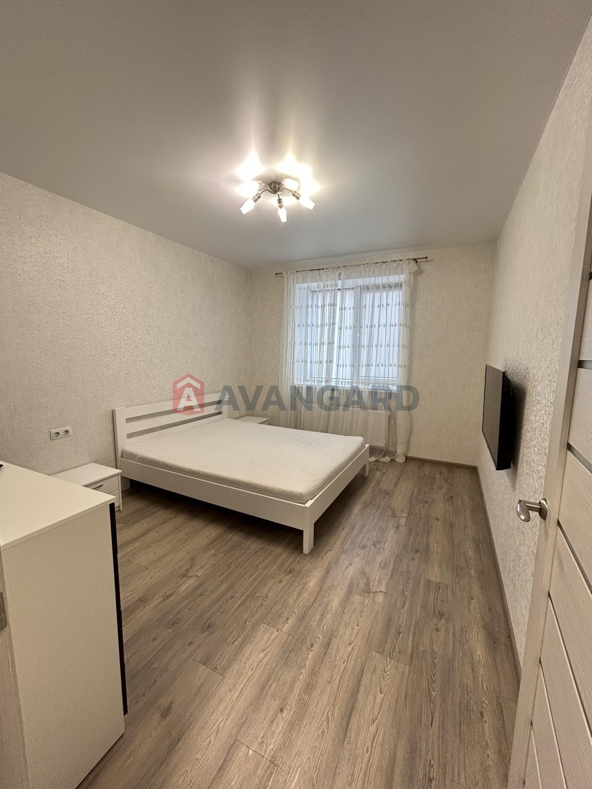 2 ��. ��������, 67,7/33,5/18,9 ��. �., 10/12 ������ ���� 16