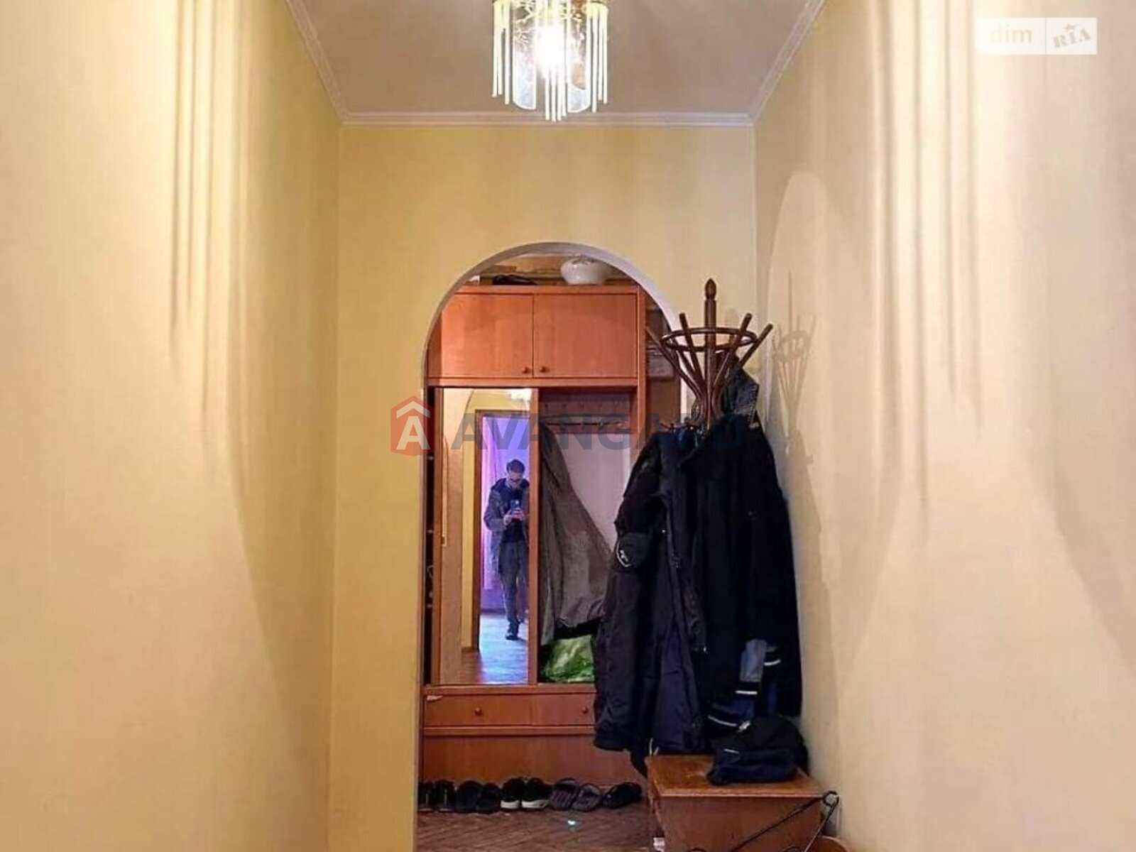 2 ��. ��������, 51/-/- ��. �., 1/3 ������ ���� 4