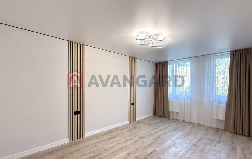 1 ��. ��������, 44/16/13 ��. �., 7/9 ������ ���� 8