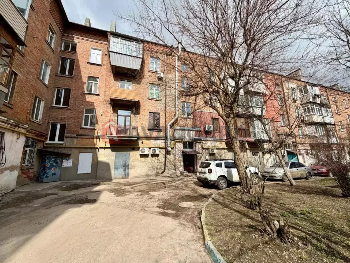 3 ��. ��������, 68/42/8 ��. �., 2/4 ������ ���� 13