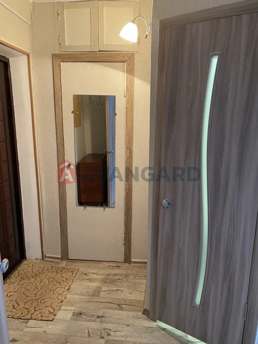 1 ��. ��������, 30/-/7 ��. �., 2/5 ������ ���� 3