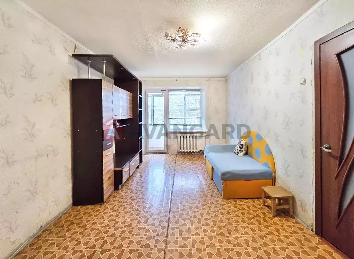 3 ��. ��������, 60/44/5 ��. �., 4/5 ������ ���� 2