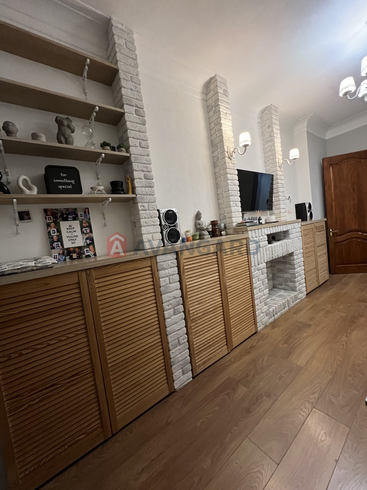 3 ��. ��������, 82/-/9 ��. �., 5/5 ������ ���� 11