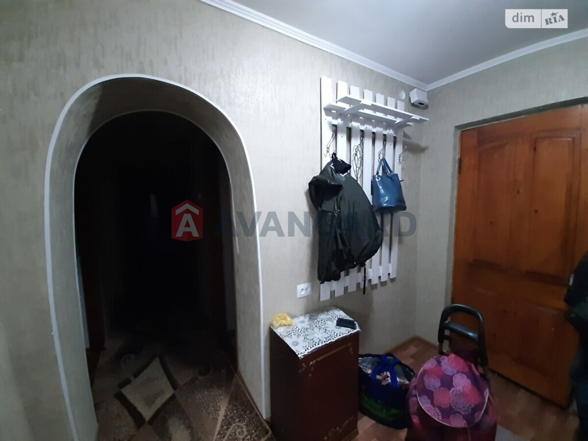 3 ��. ��������, 60/35/8 ��. �., 2/5 ������ ���� 14