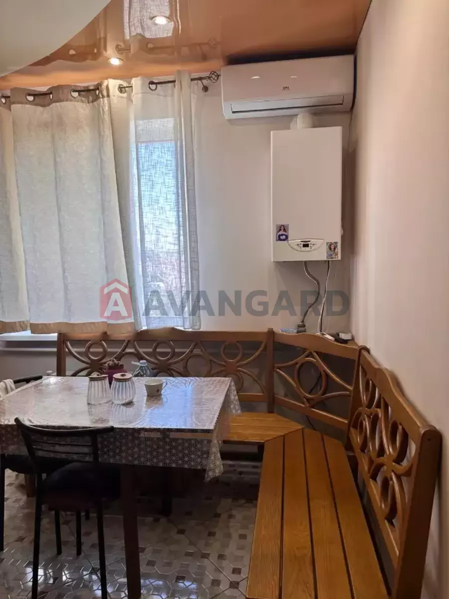 3 ��. ��������, 77/43/10 ��. �., 2/4 ������ ���� 21