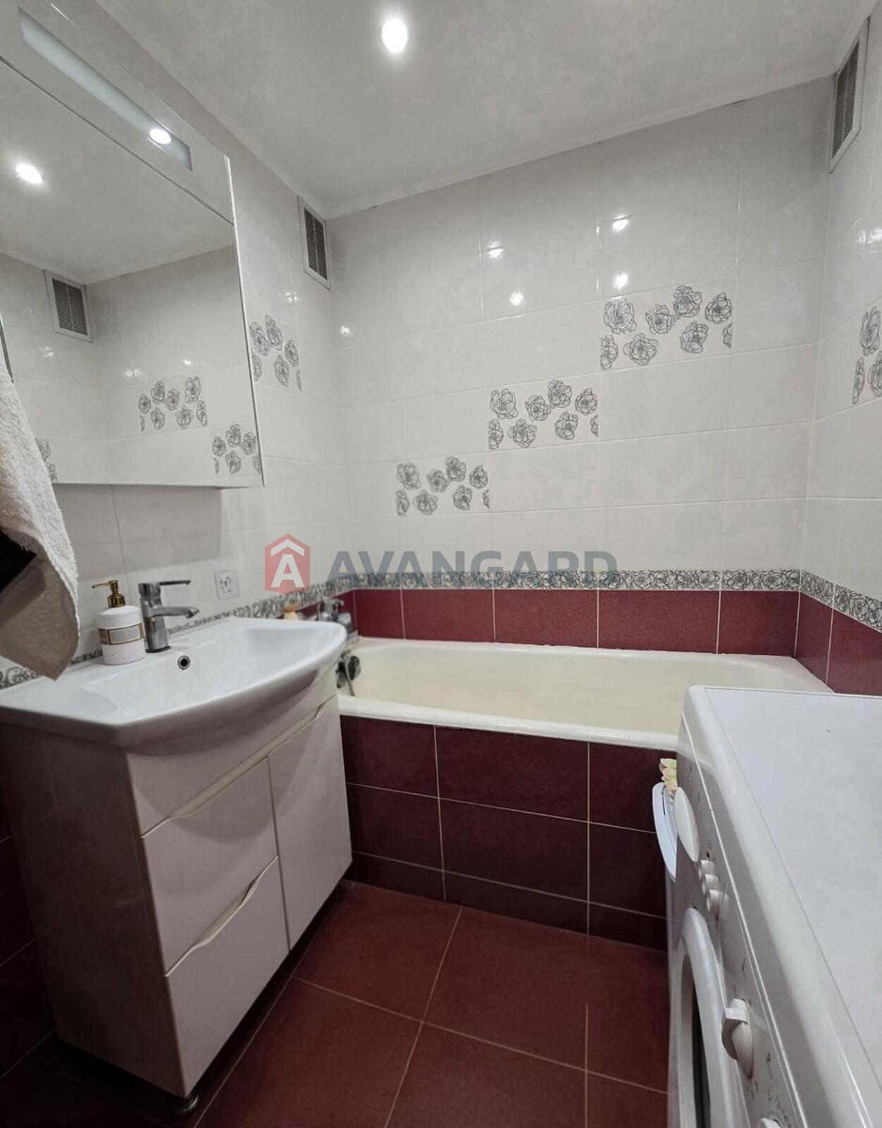 3 ��. ��������, 71/-/8 ��. �., 11/16 ������ ���� 9