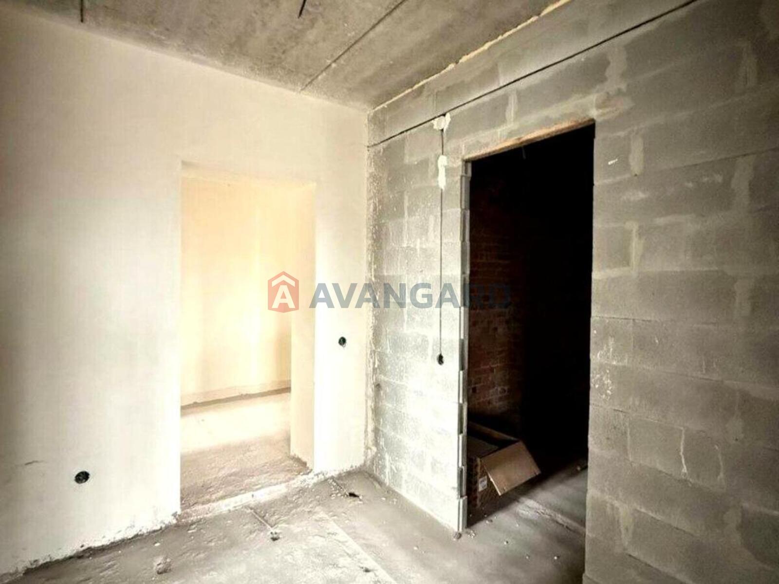 3 ��. ��������, 84/50/12 ��. �., 4/4 ������ ���� 9