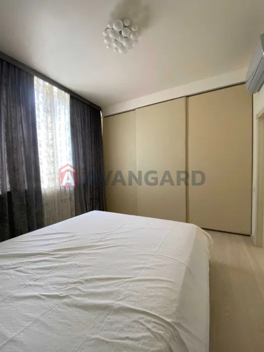 3 ����. ��������, 92/60/16 ��. �., 18/22 ���� ���� 13