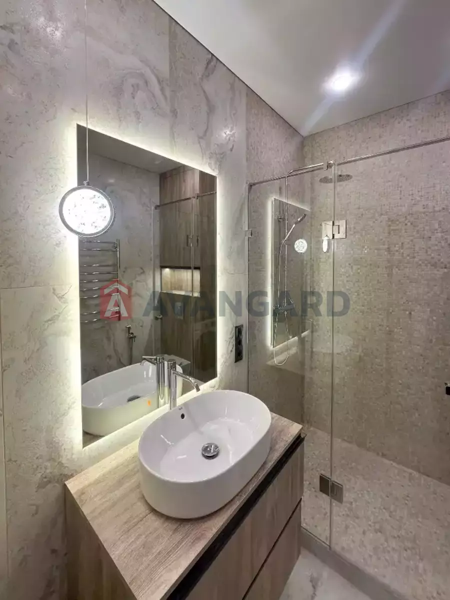 2 ����. ��������, 43/-/- ��. �., 8/10 ���� ���� 20