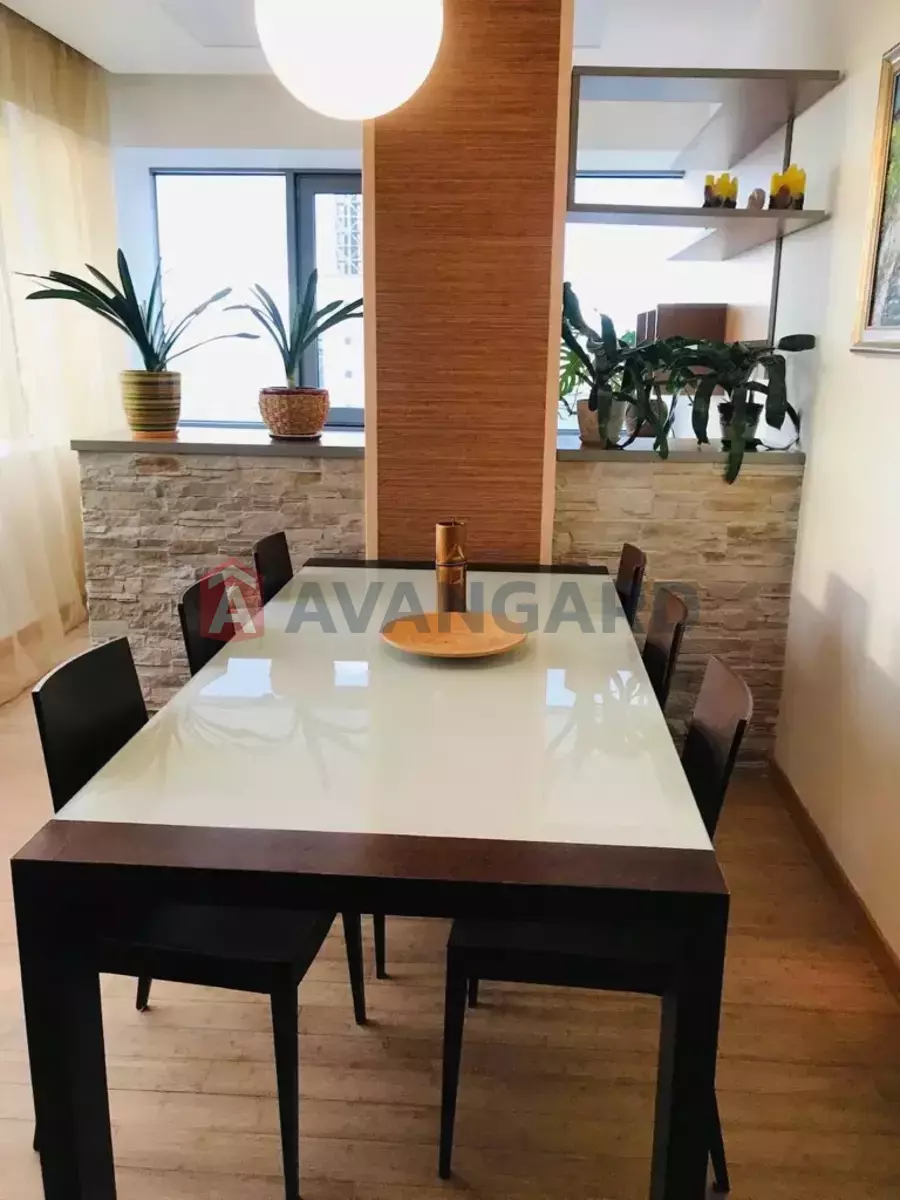 5 ��. ��������, 204/-/35 ��. �., 17/24 ������ ���� 4